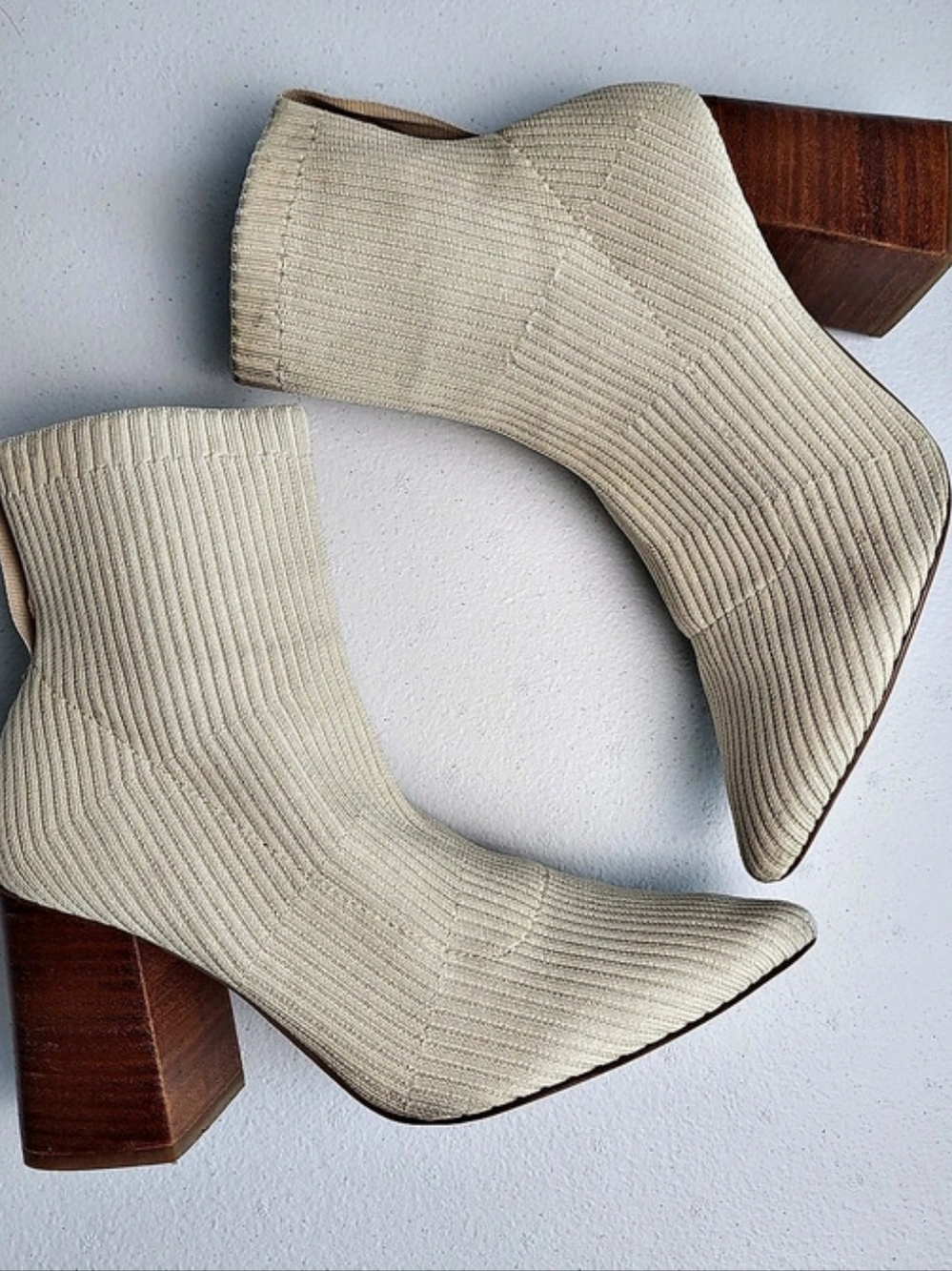 STEVE MADDEN Pointed Toe Block Heel Ankle Boots in Beige